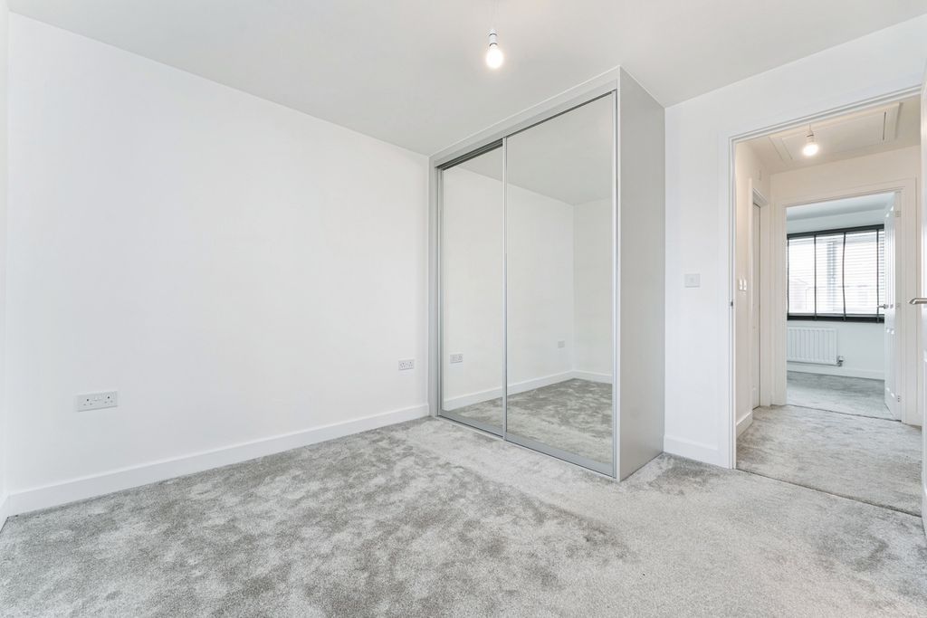 Property photo 3 of 16 Photo