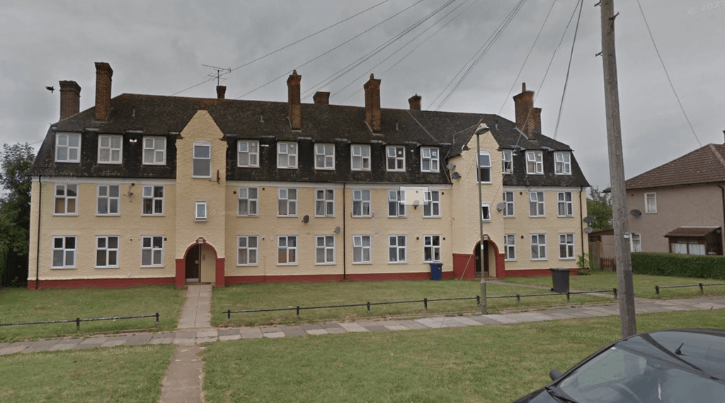 Property photo 1 of 7 3 Bedroom Flat