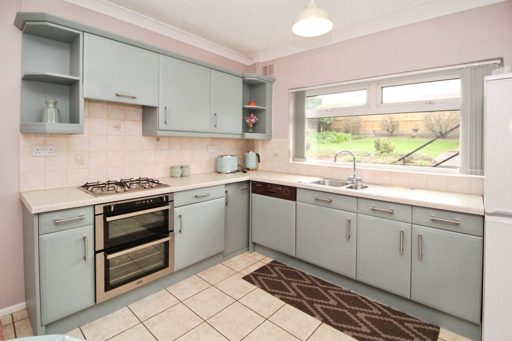 Property photo 3 of 21