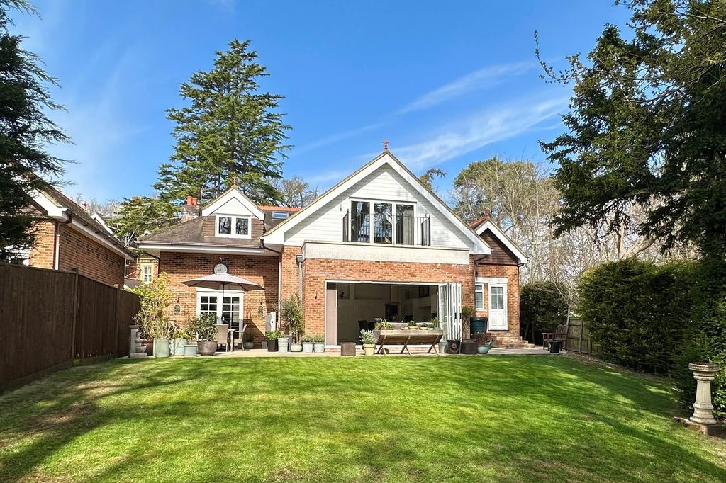 Property photo 2 of 32