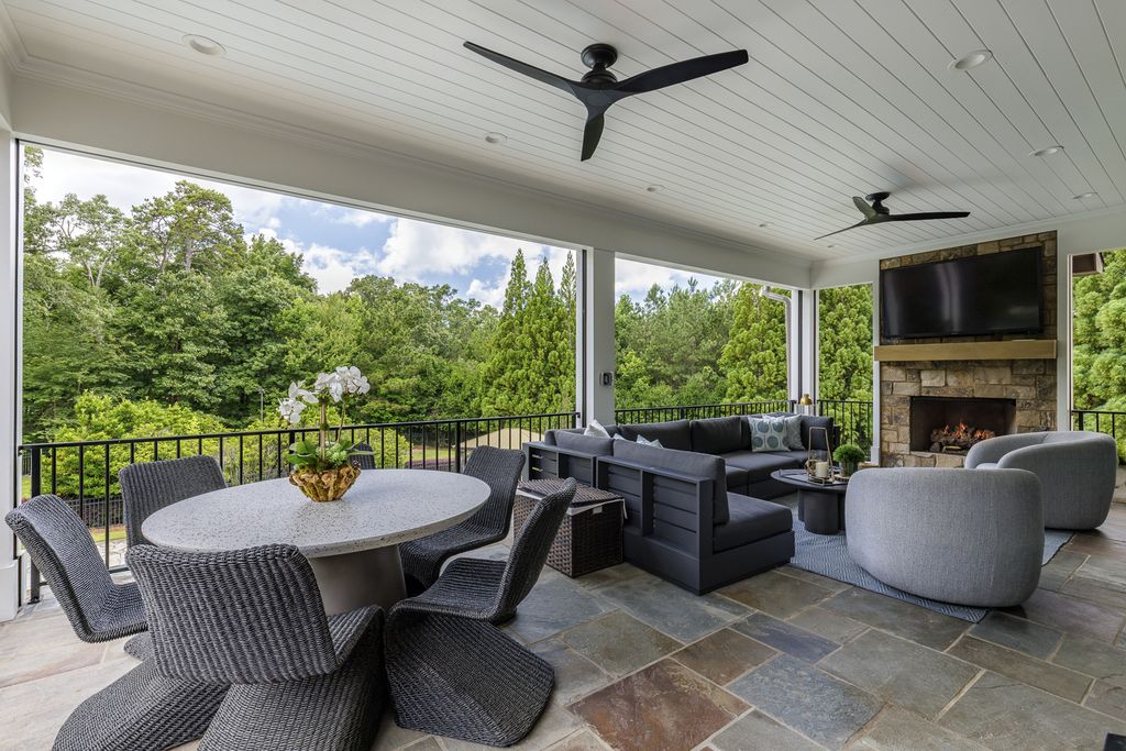 Property photo 3 of 24