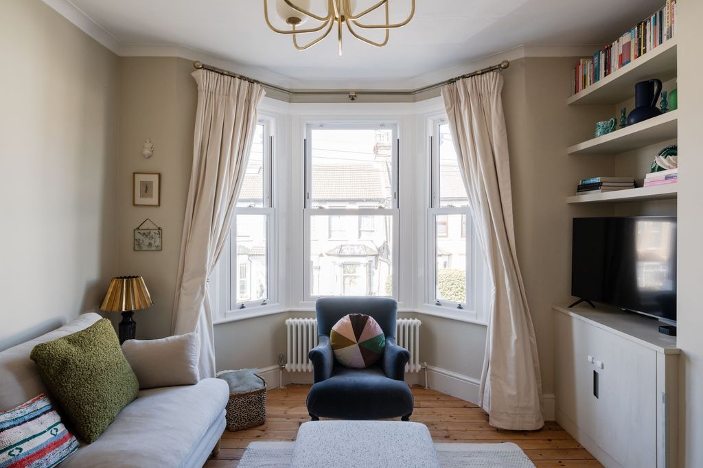 Property photo 2 of 36