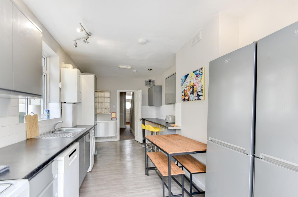 Additional image 10 of 7 bed semi-detached house to rentBernard Road, Brighton BN2