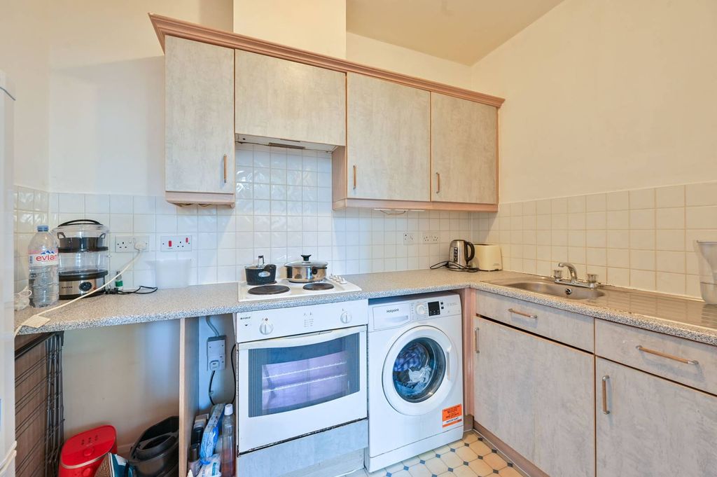 Property photo 3 of 9