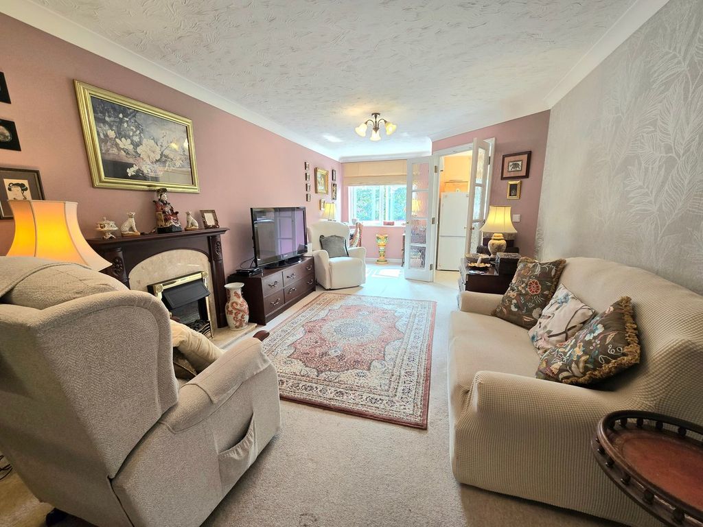 Property photo 2 of 11