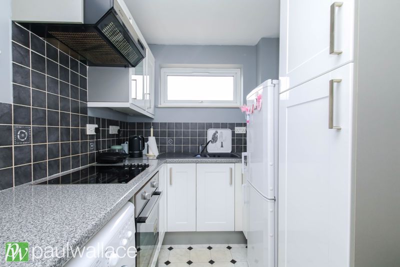 Property photo 3 of 6 Kitchen