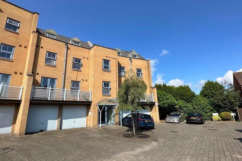 Property photo 1 of 8