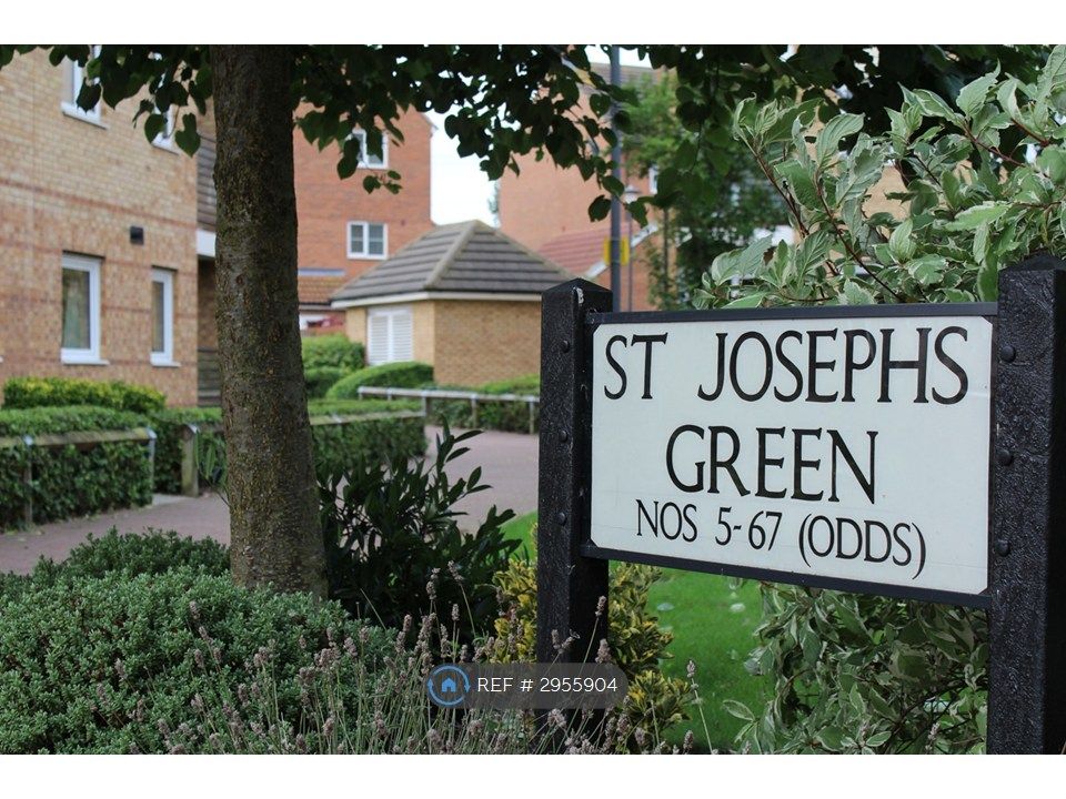 Property photo 2 of 8 The Green Near No 13