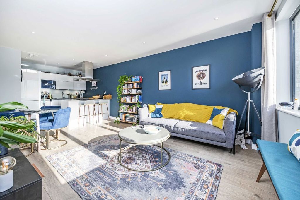 Property photo 2 of 6