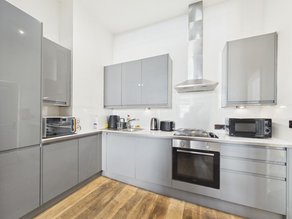 Property photo 2 of 12 Cam04693G0-Pr0110-Still014