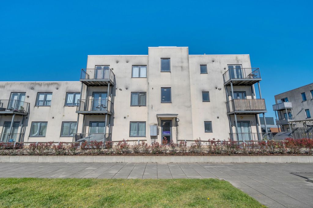 Property photo 1 of 11 External