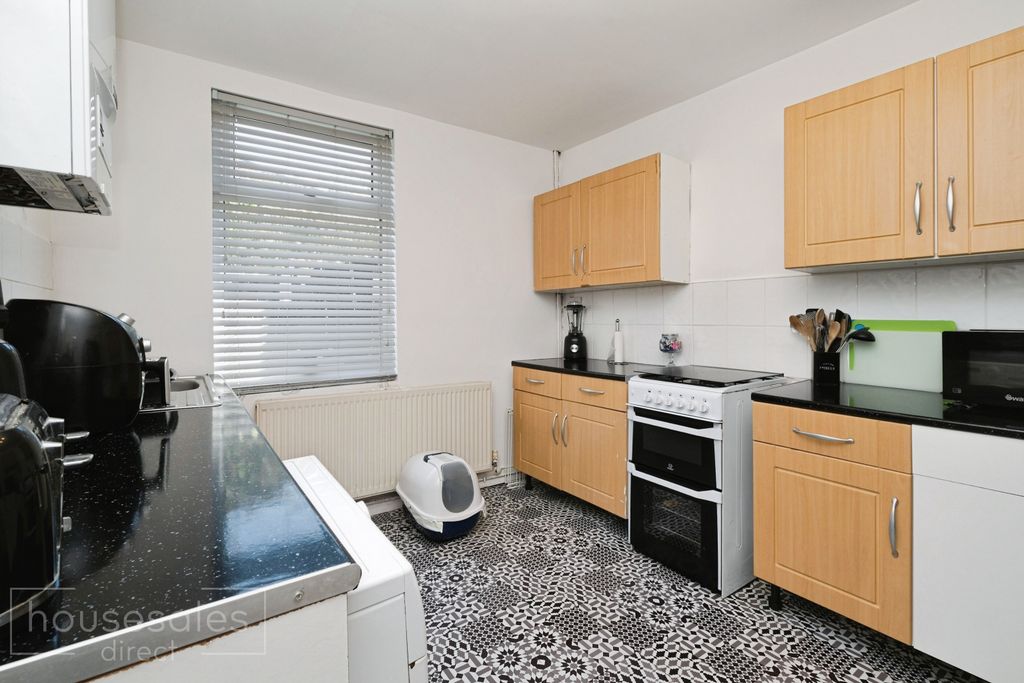 Property photo 2 of 12