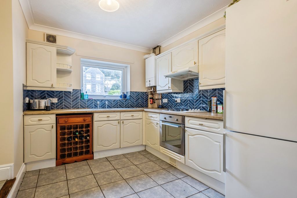 Property photo 3 of 18 Kitchen/Diner