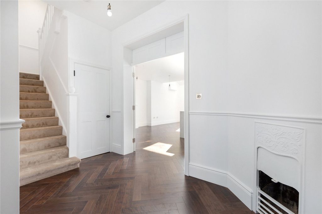 Property photo 3 of 12 Hallway
