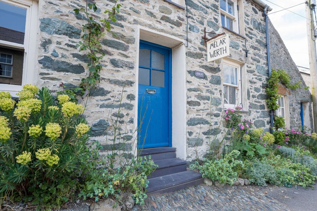 Property photo 2 of 37