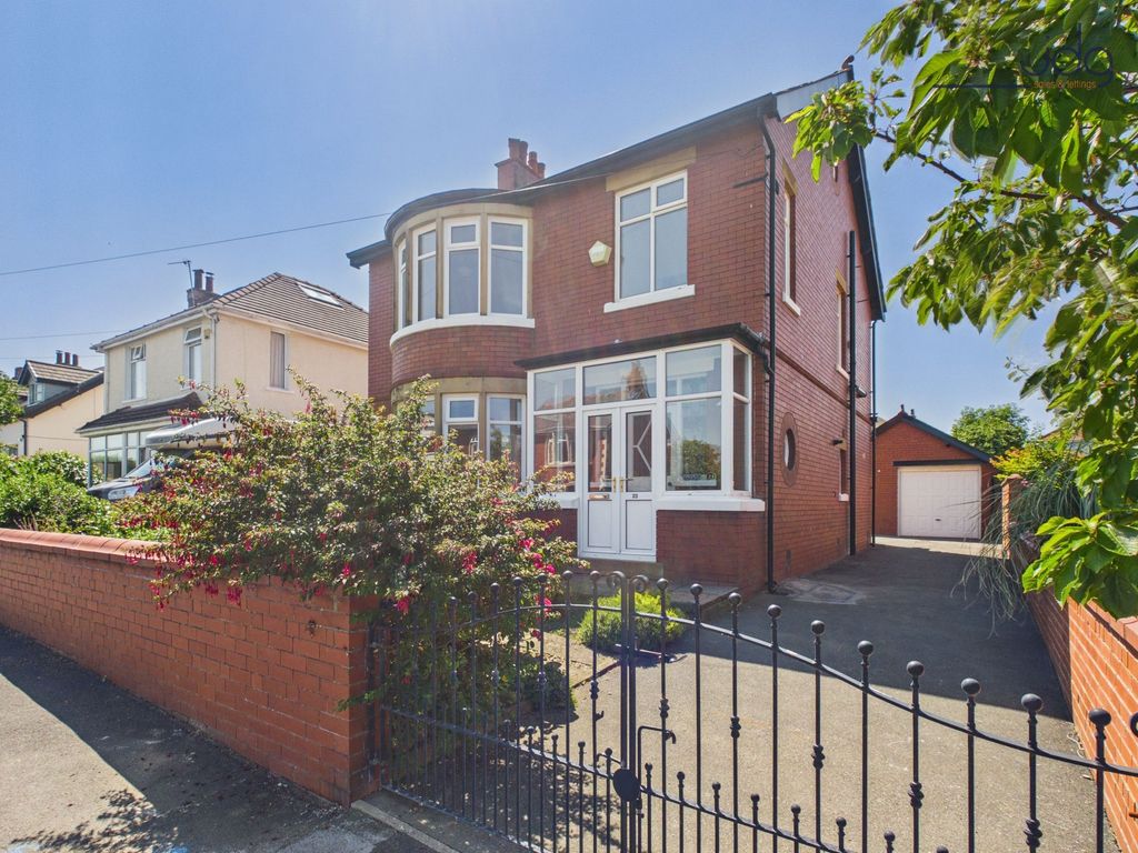 Property photo 1 of 17 Welcome To Longlands Crescent