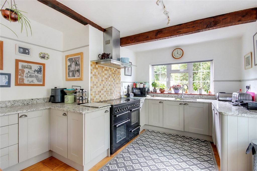 Property photo 3 of 25 Kitchen/Dining