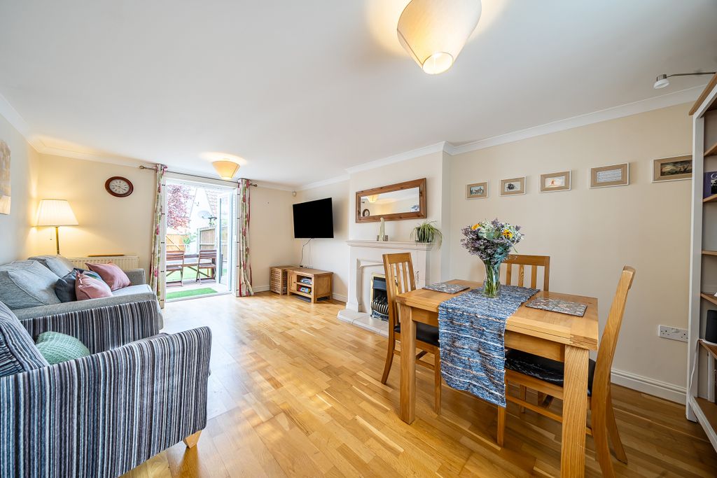 Property photo 2 of 22 Living / Dining Room