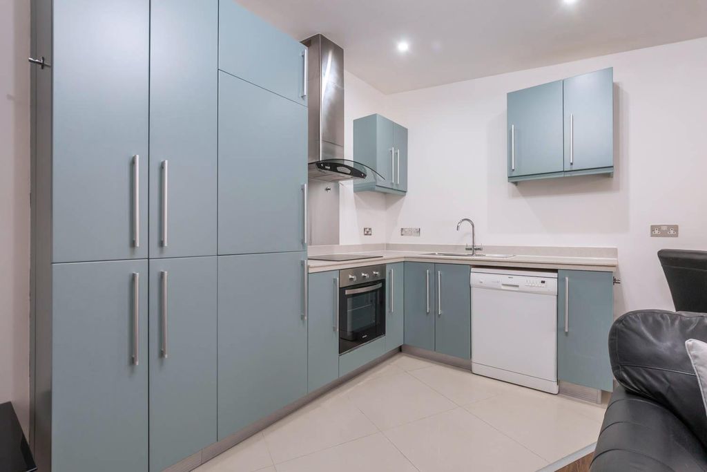 Property photo 2 of 11 Kitchen