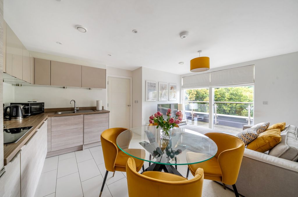 Property photo 2 of 20 1350137-6-68c2F6A...