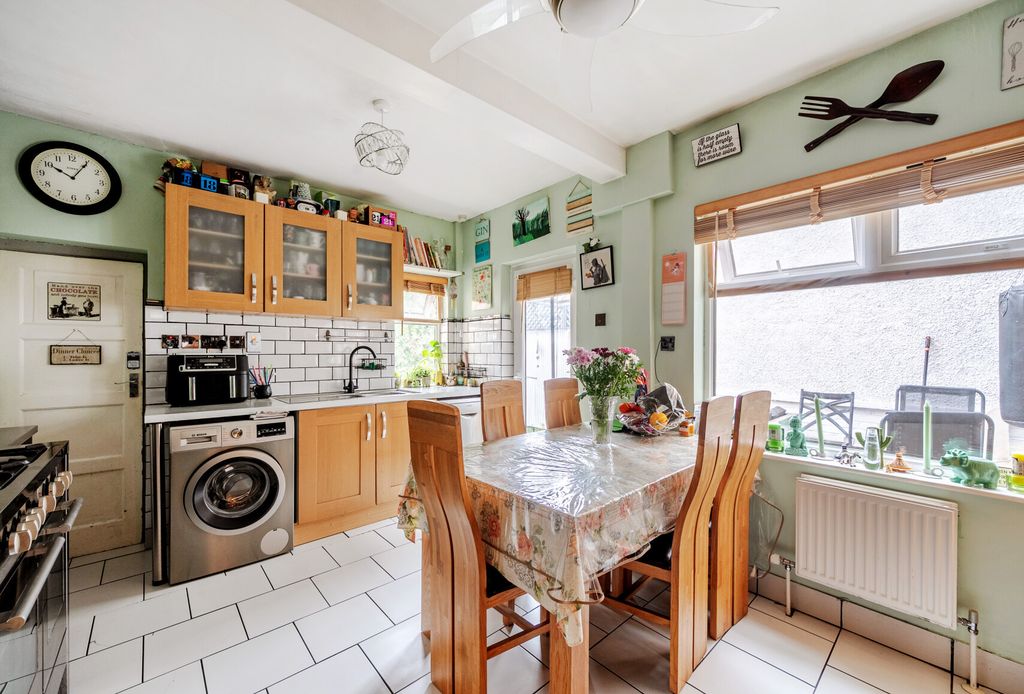 Property photo 1 of 16 1513883-20-1A0617...