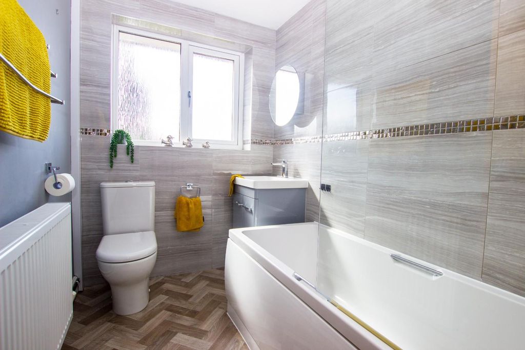 Property photo 3 of 21