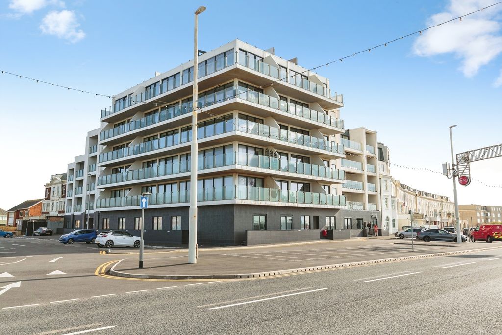 Property photo 3 of 32 Pbox-Img.Jpg