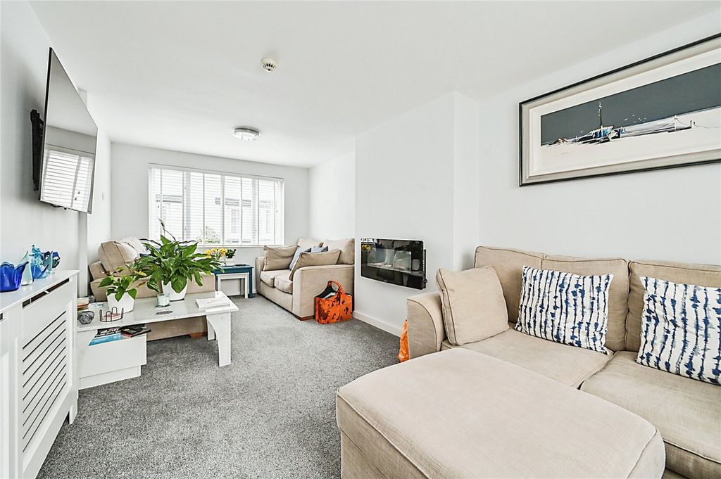Property photo 2 of 16 Picture No. 03