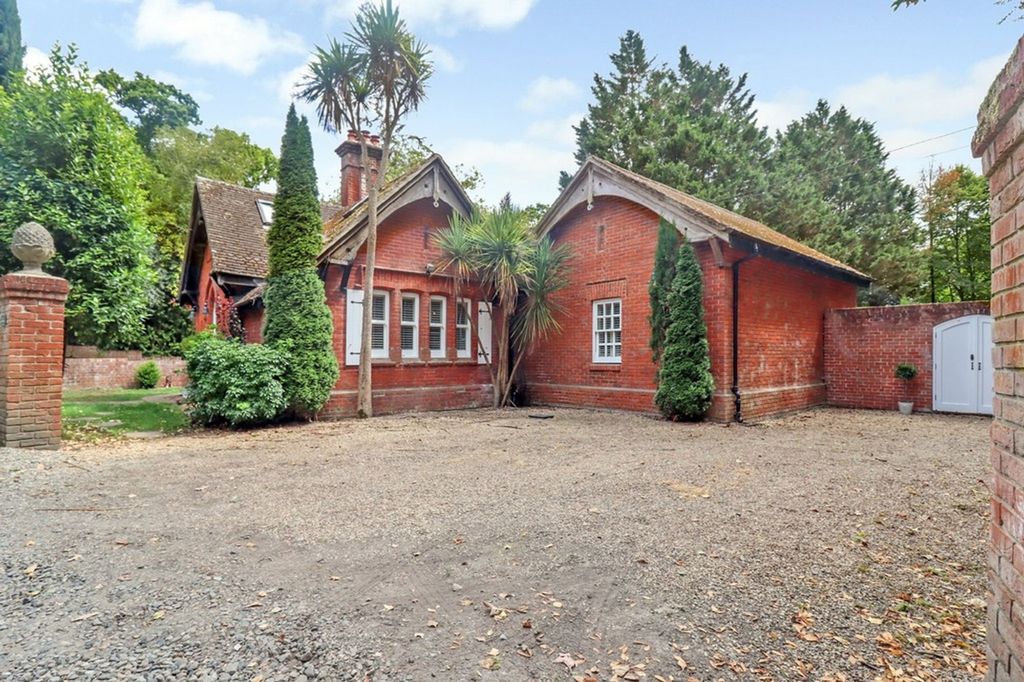 Property photo 1 of 23