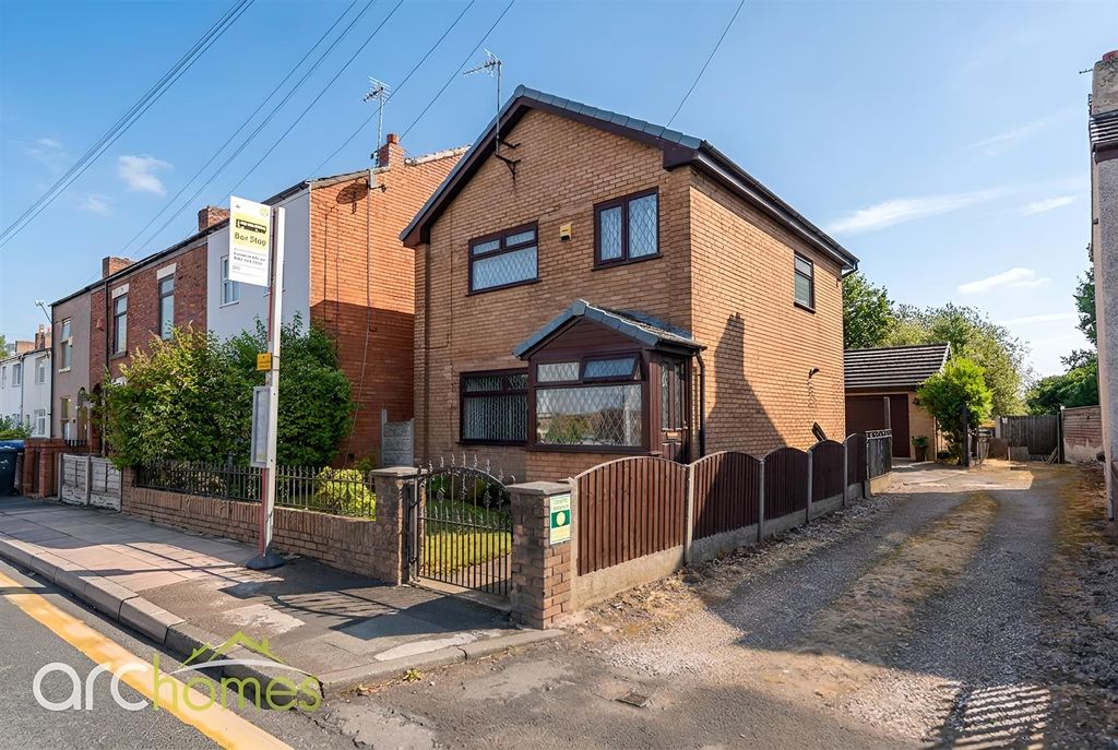 Property photo 1 of 18 Leigh Road-20.Jpg