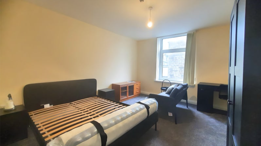 Property photo 1 of 3