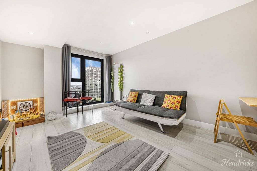 Property photo 2 of 30