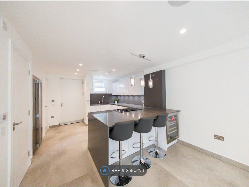 Property photo 1 of 17 Kitchen