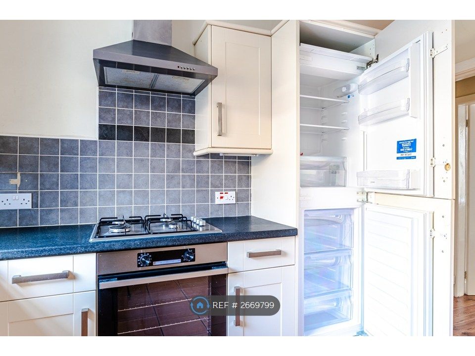 Property photo 3 of 20 Kitchen