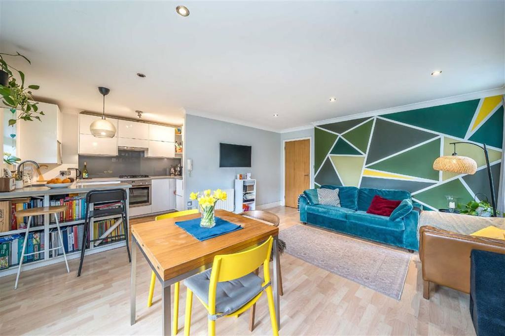 Property photo 3 of 9