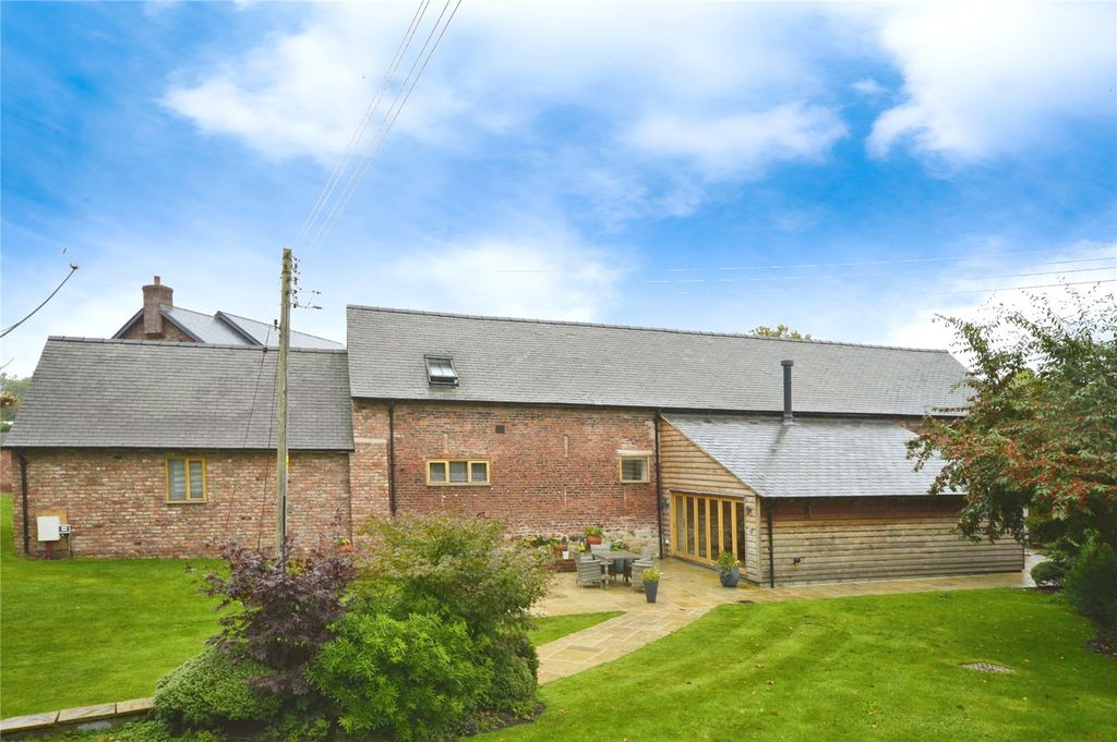 Property photo 2 of 33 Garden