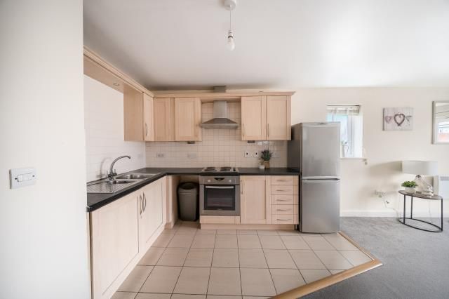 Property photo 2 of 9 Kitchen