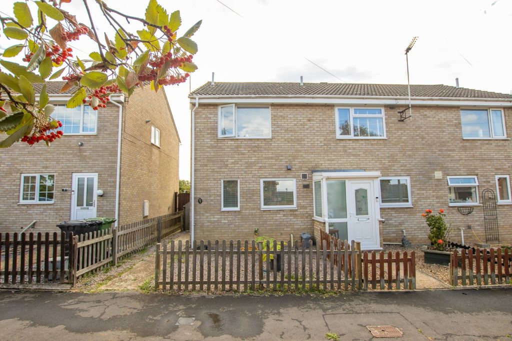 Property photo 1 of 17 4435492