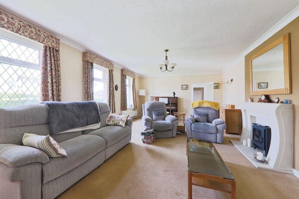 Property photo 3 of 23 5015745