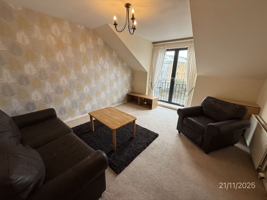 Property photo 1 of 10 Lounge