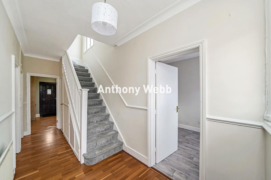 Property photo 3 of 16 Hallway