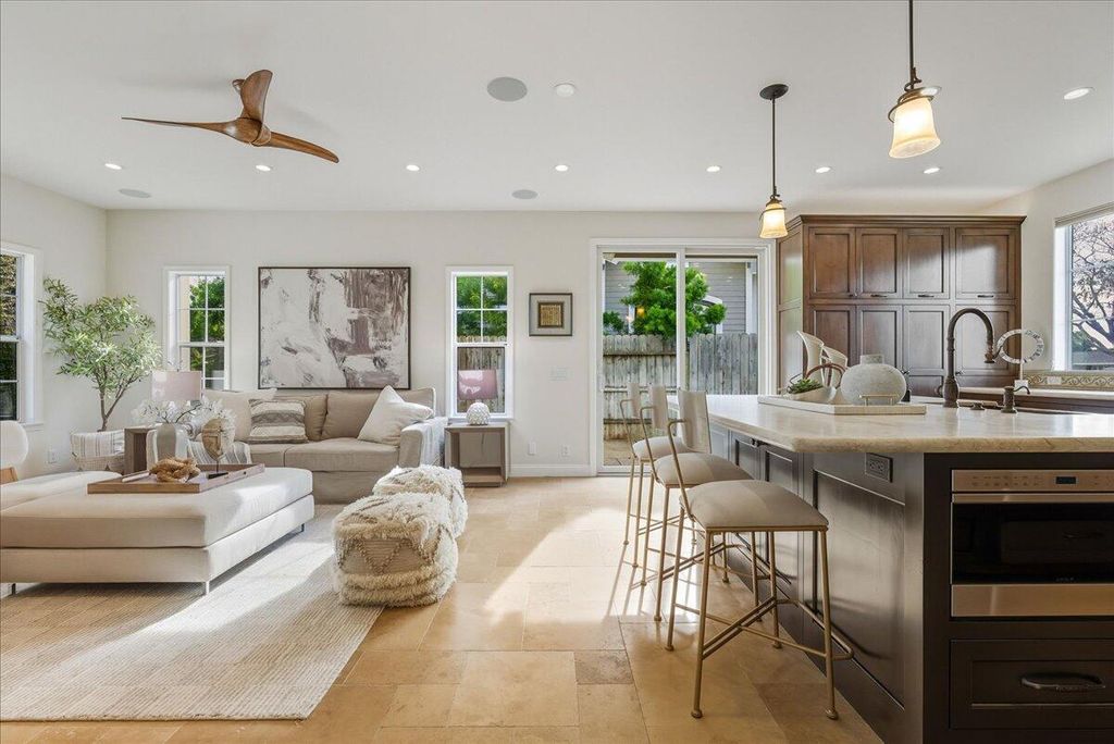 Property photo 3 of 10 <Alttext/>