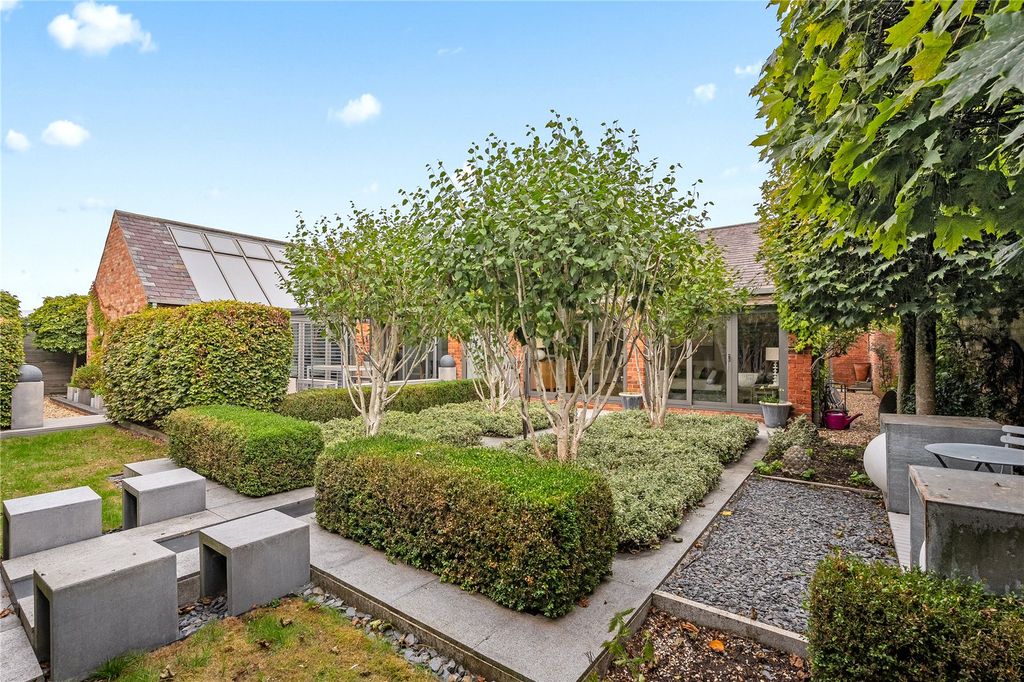 Property photo 2 of 43 Picture No. 57
