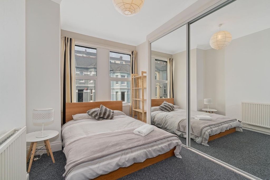 Property photo 1 of 6 46 Ashford Bedroom 2.Jpg