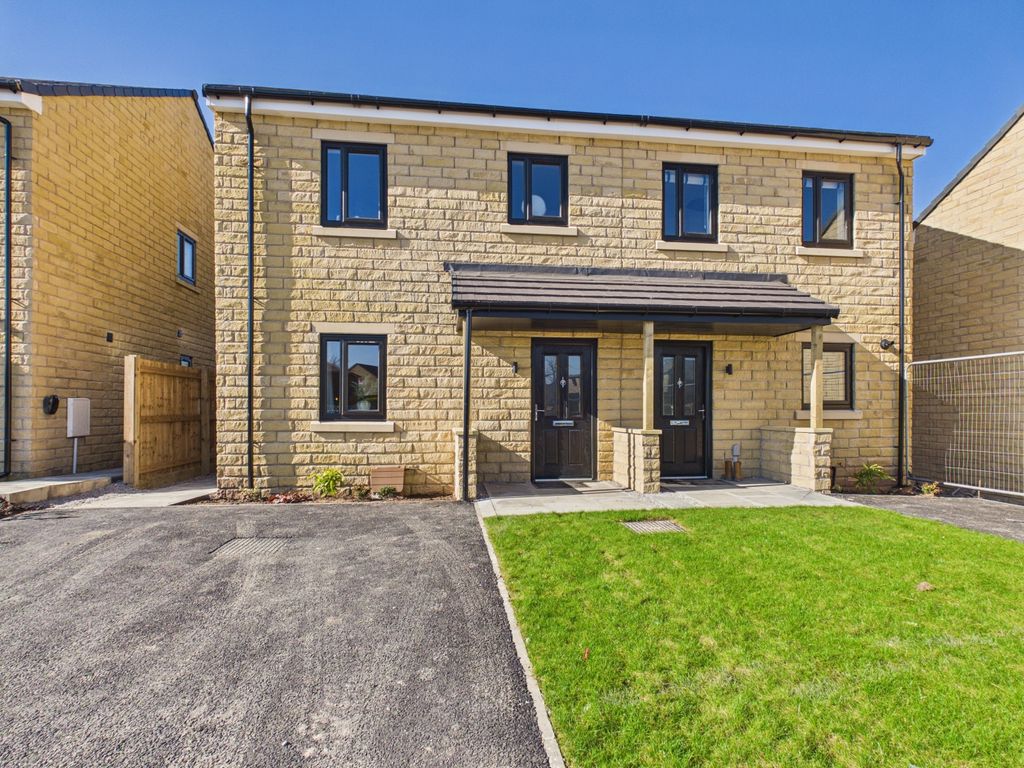 Property photo 1 of 21 Cam03729G0-Pr0265-Still016