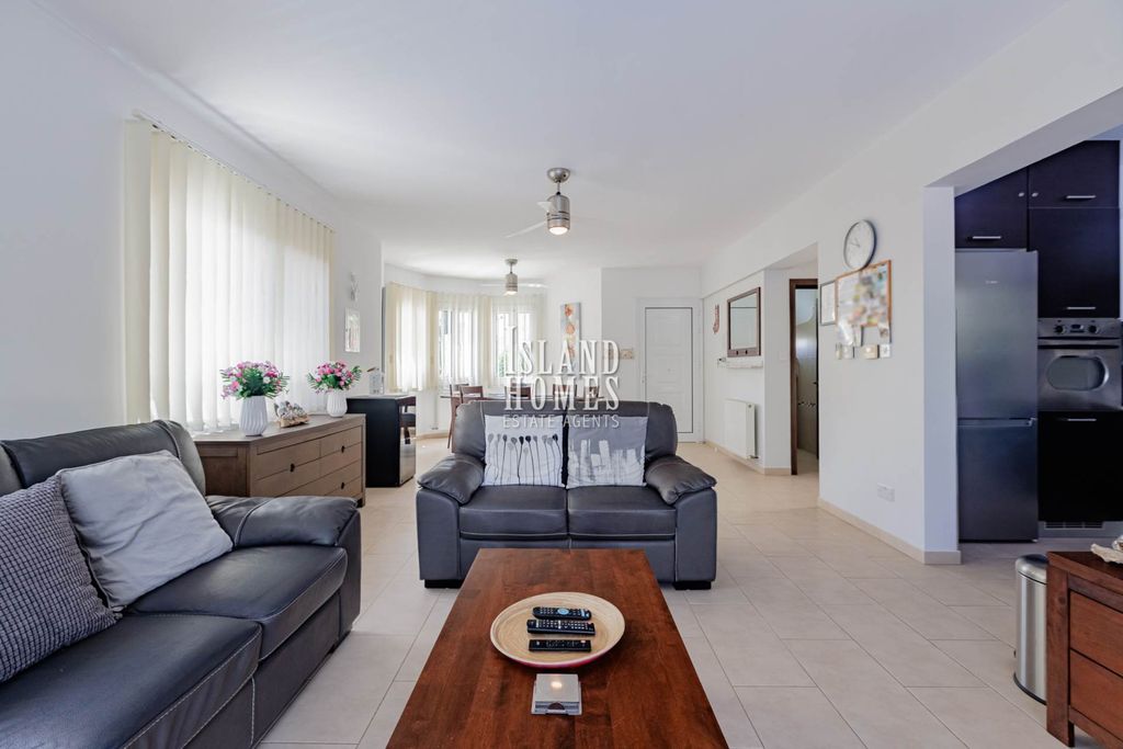 Property photo 3 of 48