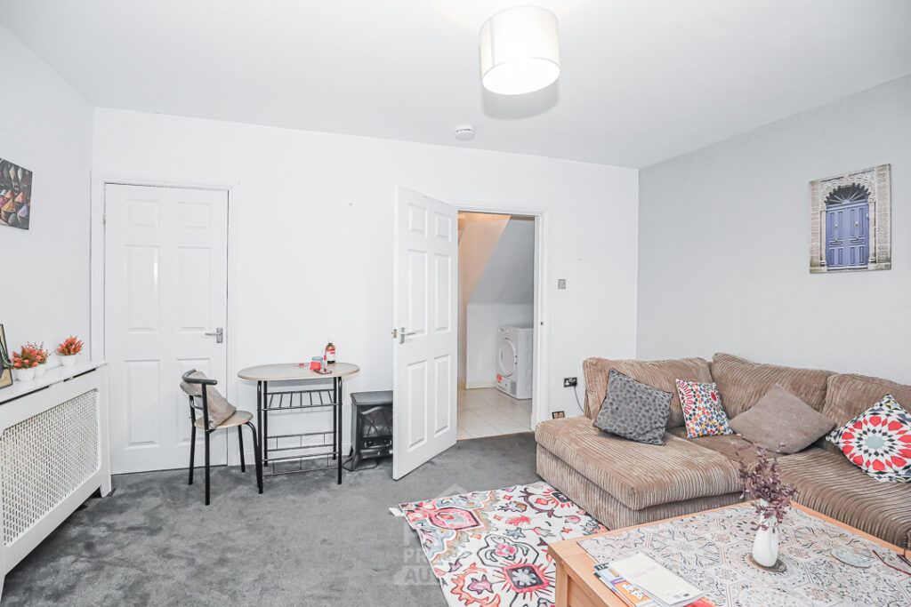 Property photo 3 of 12