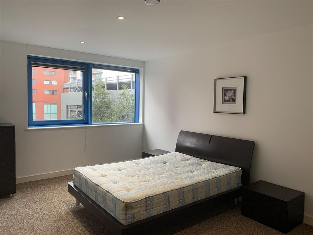 Property photo 2 of 6 Bedroom 1 - 01.Jpg