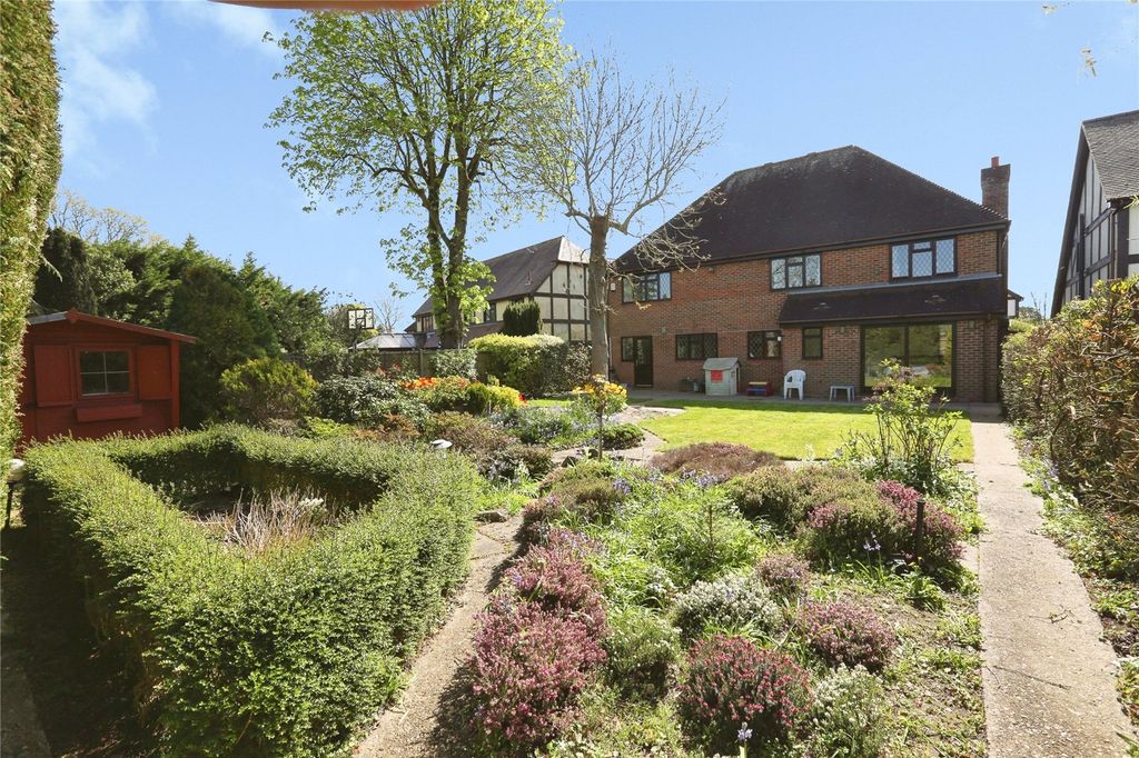 Property photo 3 of 32 Garden