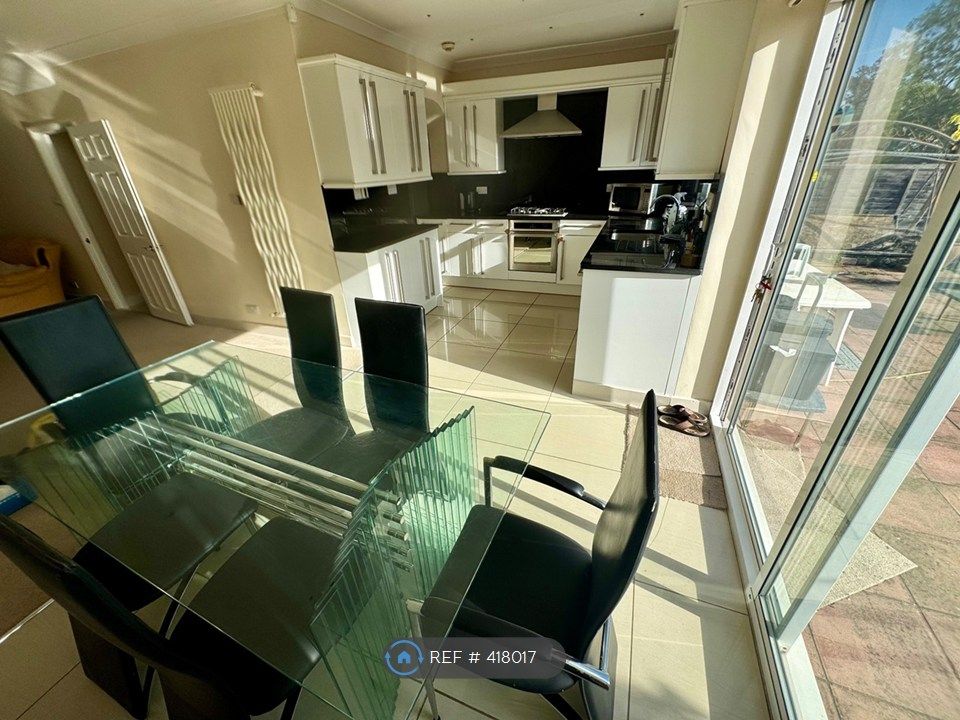 Property photo 1 of 32